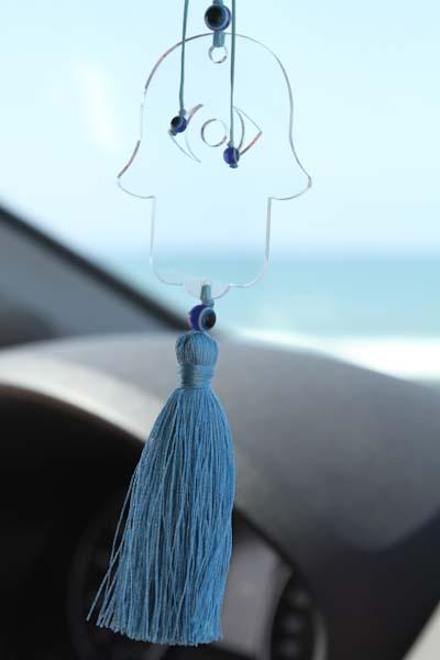 Clear acrylic car charm Hamsa Hanging with white tassel - stylish luck home decor תליון רכב • תליון רכב חמסה • חמסה לרכב • שמירה לרכב • תליון לרכב מעוצב • עין לרכב • סמלי מזל • מתנה לרכב חדש • מתנה לנהג חדש • Stylish Luck • מיוצר בישראל
