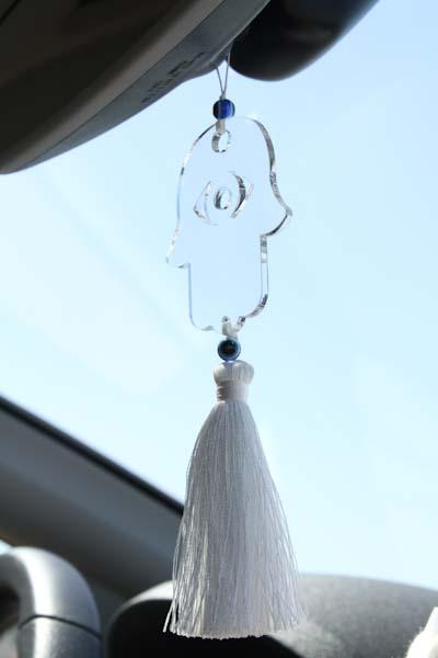 Clear acrylic car charm Hamsa Hanging with white tassel - stylish luck home decor תליון רכב • תליון רכב חמסה • חמסה לרכב • שמירה לרכב • תליון לרכב מעוצב • עין לרכב • סמלי מזל • מתנה לרכב חדש • מתנה לנהג חדש • Stylish Luck • מיוצר בישראל