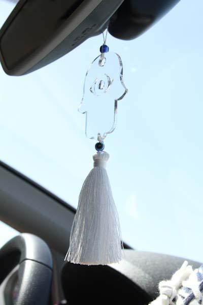Clear acrylic car charm Hamsa Hanging with white tassel - stylish luck home decor תליון רכב • תליון רכב חמסה • חמסה לרכב • שמירה לרכב • תליון לרכב מעוצב • עין לרכב • סמלי מזל • מתנה לרכב חדש • מתנה לנהג חדש • Stylish Luck • מיוצר בישראל