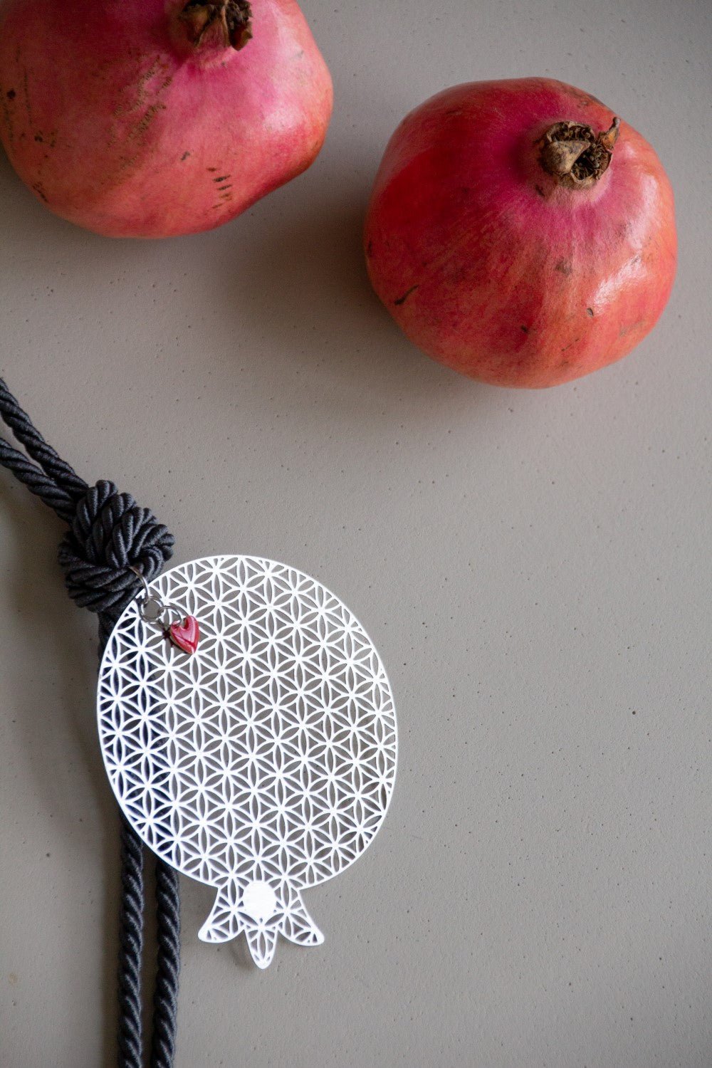 רימון מעוצב,רימון לבית,רימון ברכה לבית, רימון מובייל,מתנה לבית חדש, ברכה לפיריון, דנית קמחי, Stylish luck,מתנה לראש השנה,רעיונות למתנה לראש השנה