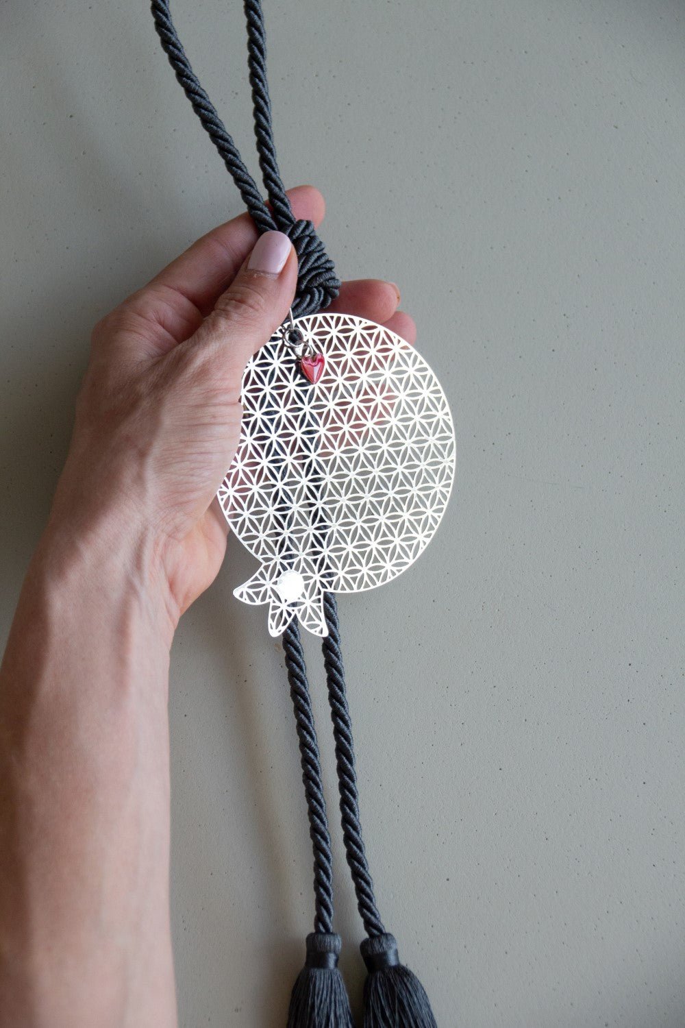 רימון מעוצב,רימון לבית,רימון ברכה לבית, רימון מובייל,מתנה לבית חדש, ברכה לפיריון, דנית קמחי, Stylish luck,מתנה לראש השנה,רעיונות למתנה לראש השנה