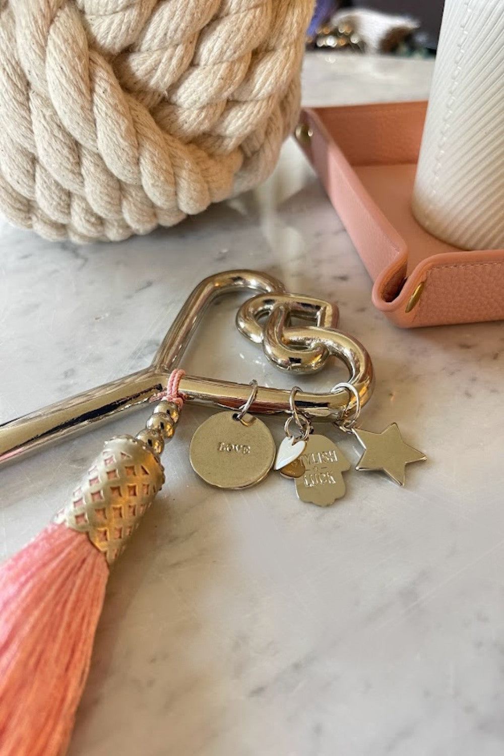 Lucky key • Decorative key • Wall hanging key • Housewarming gift • New home gift • Symbolic home decor • Spiritual home decor • Good luck charm • Boho wall decor • Meaningful gift • New beginnings gift • Made in Israel • Stylish Luck
מפתח מזל • מפתח לחנוכת בית • מפתח קישוטי • מפתח עם גדיל • סמלי מזל • שמירה לבית • מתנה לחנוכת בית • מתנה לבית חדש • מתנה משמעותית • קישוט לבית • Stylish Luck • עיצוב הבית • מיוצר בישראל
