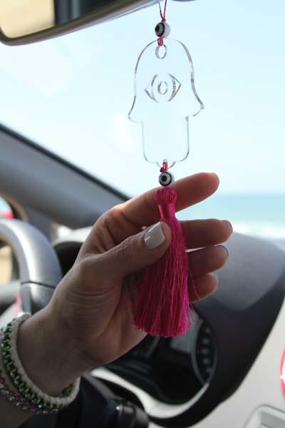 Clear acrylic car charm Hamsa Hanging with white tassel - stylish luck home  decor תליון רכב • תליון רכב חמסה • חמסה לרכב • שמירה לרכב • תליון לרכב מעוצב • עין לרכב • סמלי מזל • מתנה לרכב חדש • מתנה לנהג חדש • Stylish Luck • מיוצר בישראל

