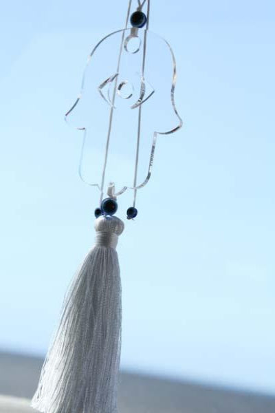 Clear acrylic car charm Hamsa Hanging with white tassel - stylish luck home  decor תליון רכב • תליון רכב חמסה • חמסה לרכב • שמירה לרכב • תליון לרכב מעוצב • עין לרכב • סמלי מזל • מתנה לרכב חדש • מתנה לנהג חדש • Stylish Luck • מיוצר בישראל
