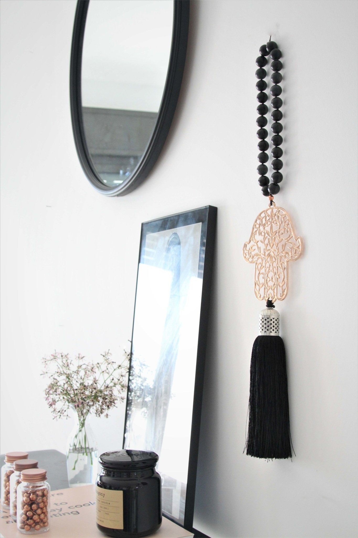 Hamsa Rose gold with black Onyx stones and black silk tassel - stylish luck home decor

חמסה לקיר • חמסה זהב • חמסה זהב אדום • חמסה עם אוניקס • חמסה מעוצבת • חמסה לתלייה • אבני אוניקס • סמלי מזל • שמירה לבית • מתנה לחנוכת בית • אקססוריז לבית • Stylish Luck • עיצוב הבית • מיוצר בישראל